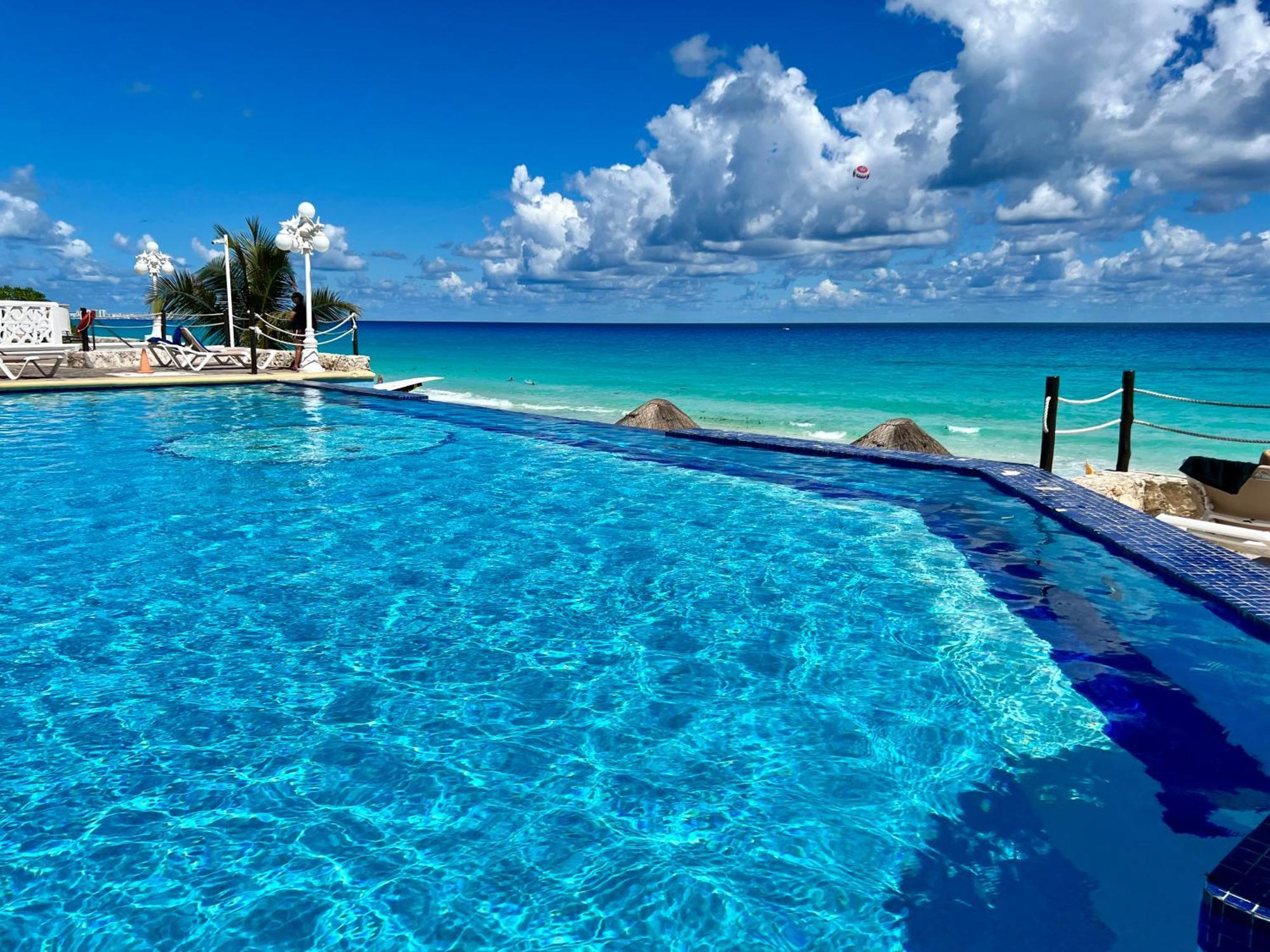 Beachside Apartments Cancun Exterior photo