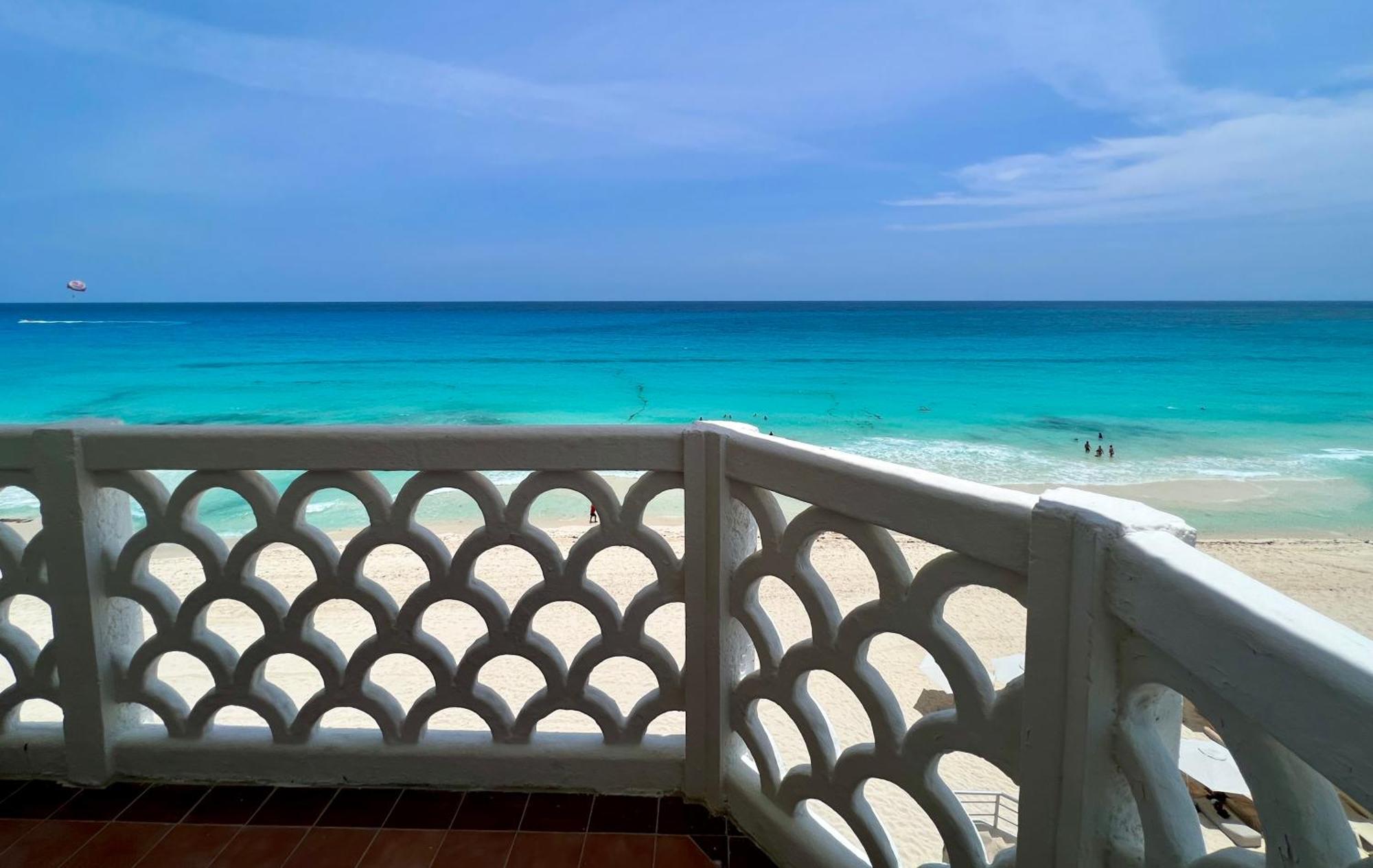 Beachside Apartments Cancun Exterior photo