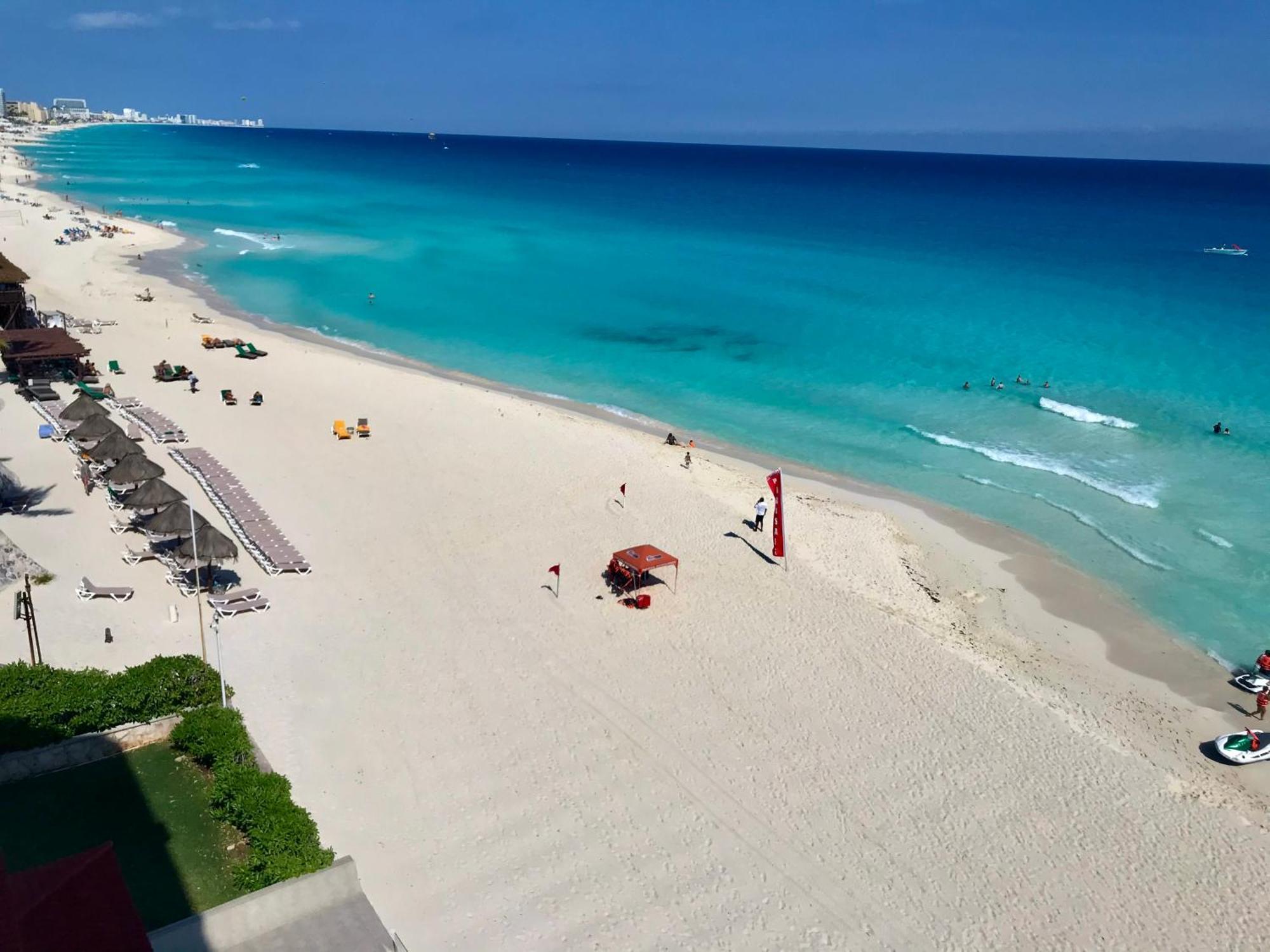 Beachside Apartments Cancun Exterior photo