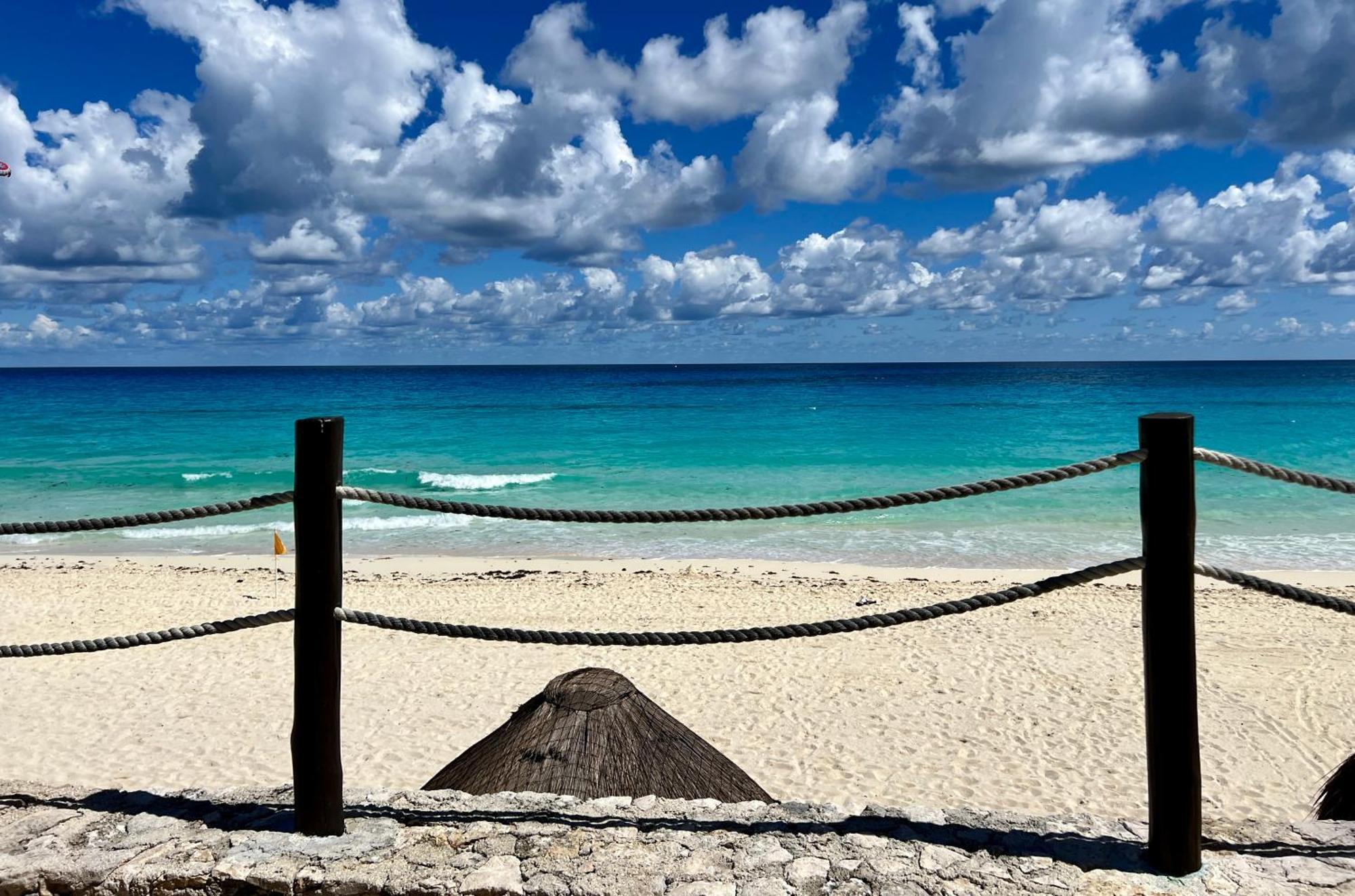 Beachside Apartments Cancun Exterior photo